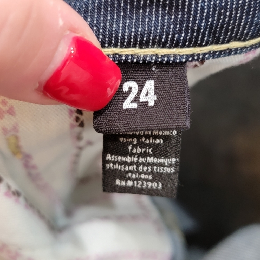 William Rast Jean shorts - Picture 2 of 13